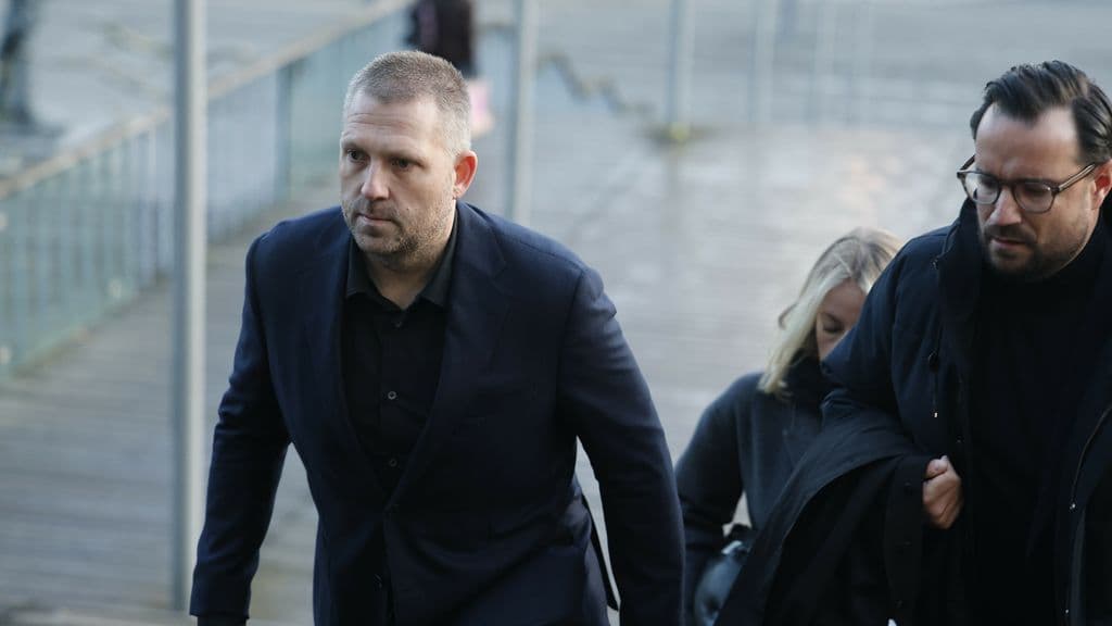 Ünlü şef Nick Bril çalışanını ezerek ağır yaralama davasında 12 ay ertelenmiş hapis aldı