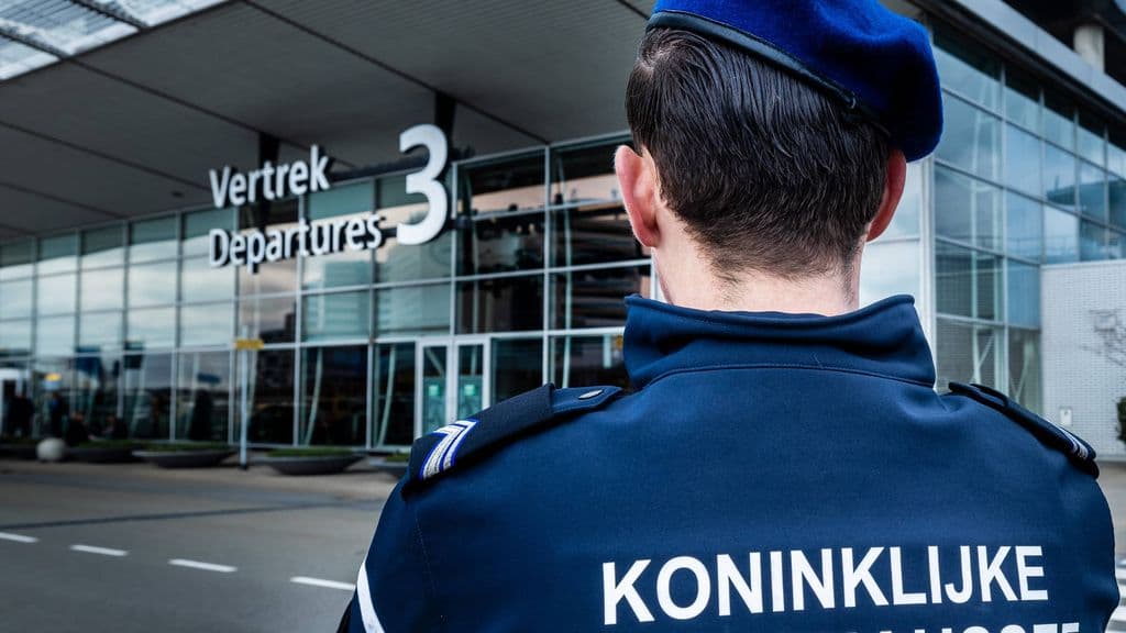 Schiphol yakınında İngiliz turist 5 kişiye rastgele saldırdı