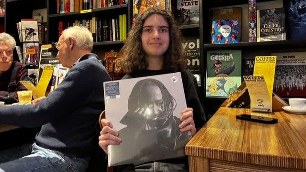 Hollanda'da plak dinleme etkinlikleri yeniden canlandı, gençler öncü