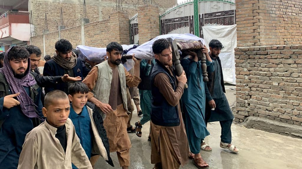 Afganistan'da 10 günde 77 kişi hayatını kaybetti: Sel ve deprem felaketleri