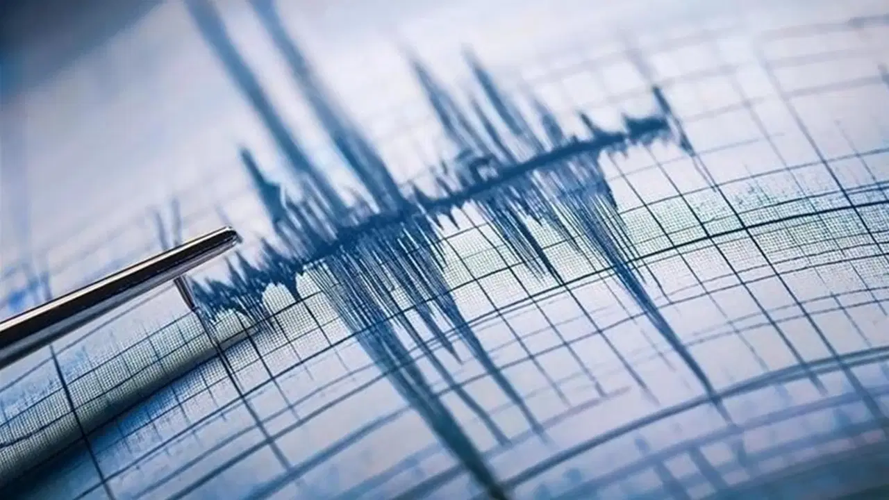 Akdeniz'de 4,2 büyüklüğünde deprem: Antalya Demre açıklarında meydana geldi