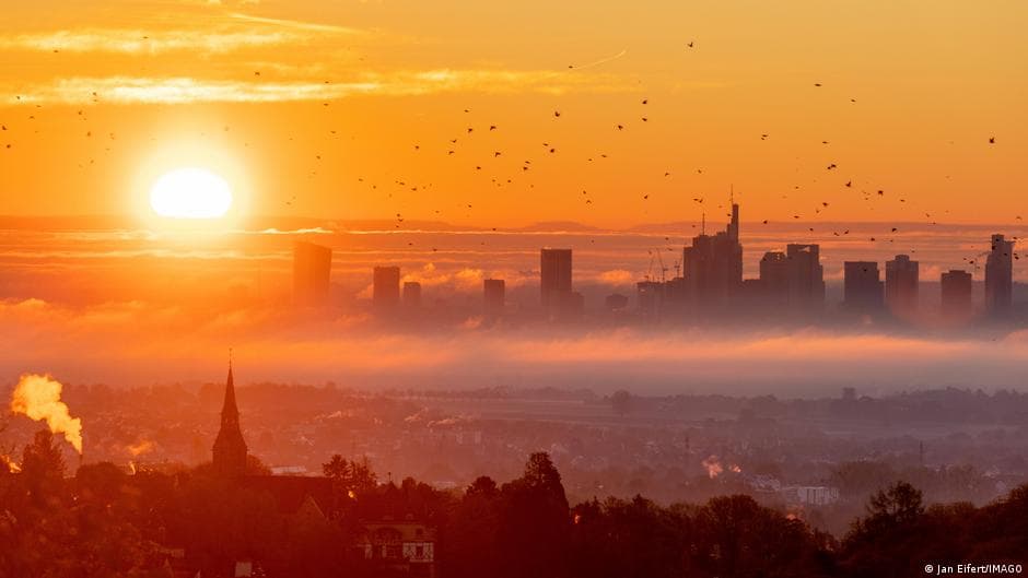 Yaz saati uygulaması başladı, Almanya-Türkiye saat farkı bire düştü
