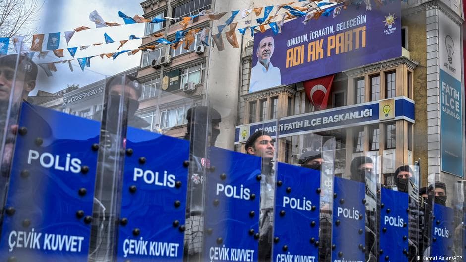 Türkiye'de 85 belediyede demokratik iradenin değiştirildiği iddia edildi