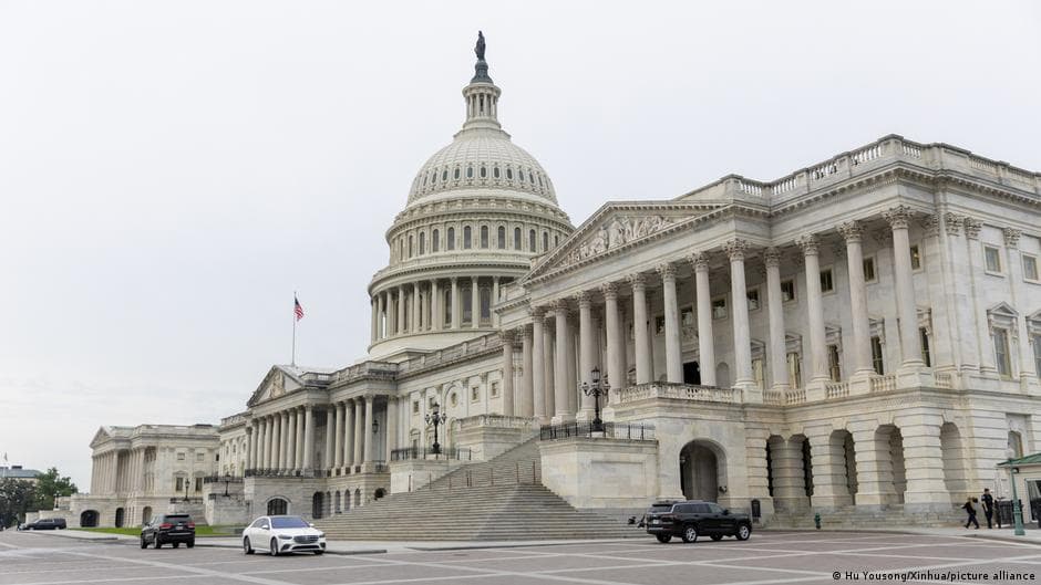 ABD'de rekor kısmi hükümet kapanması: Kongre üyeleri tatilde, personel maaşsız