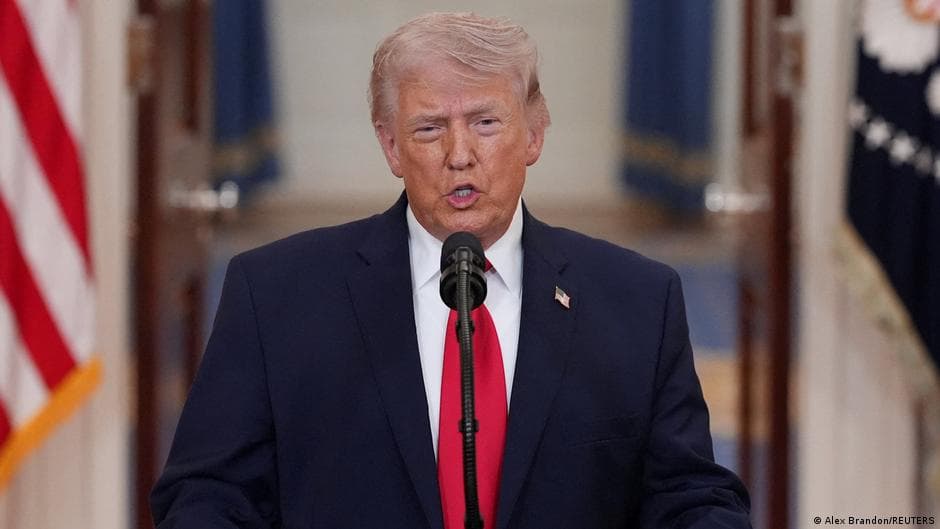 Trump İran'a 'Taş Devri'ne geri götürme tehdidi: Saldırılar 2-3 hafta daha sürecek