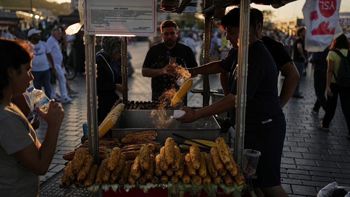 Türkiye'de mart enflasyonu yüzde 30,87'ye yükseldi, ENAG yüzde 54,62 açıkladı