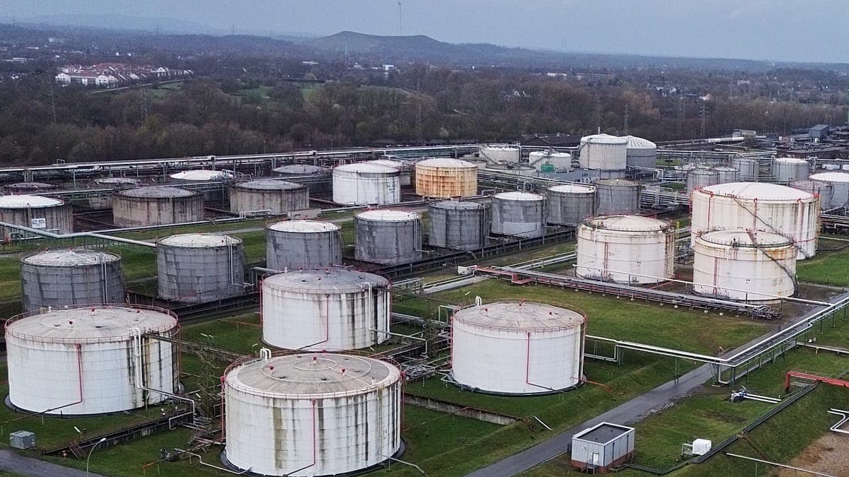 AB Orta Doğu krizi nedeniyle vatandaşlardan araç kullanımını azaltmasını istedi