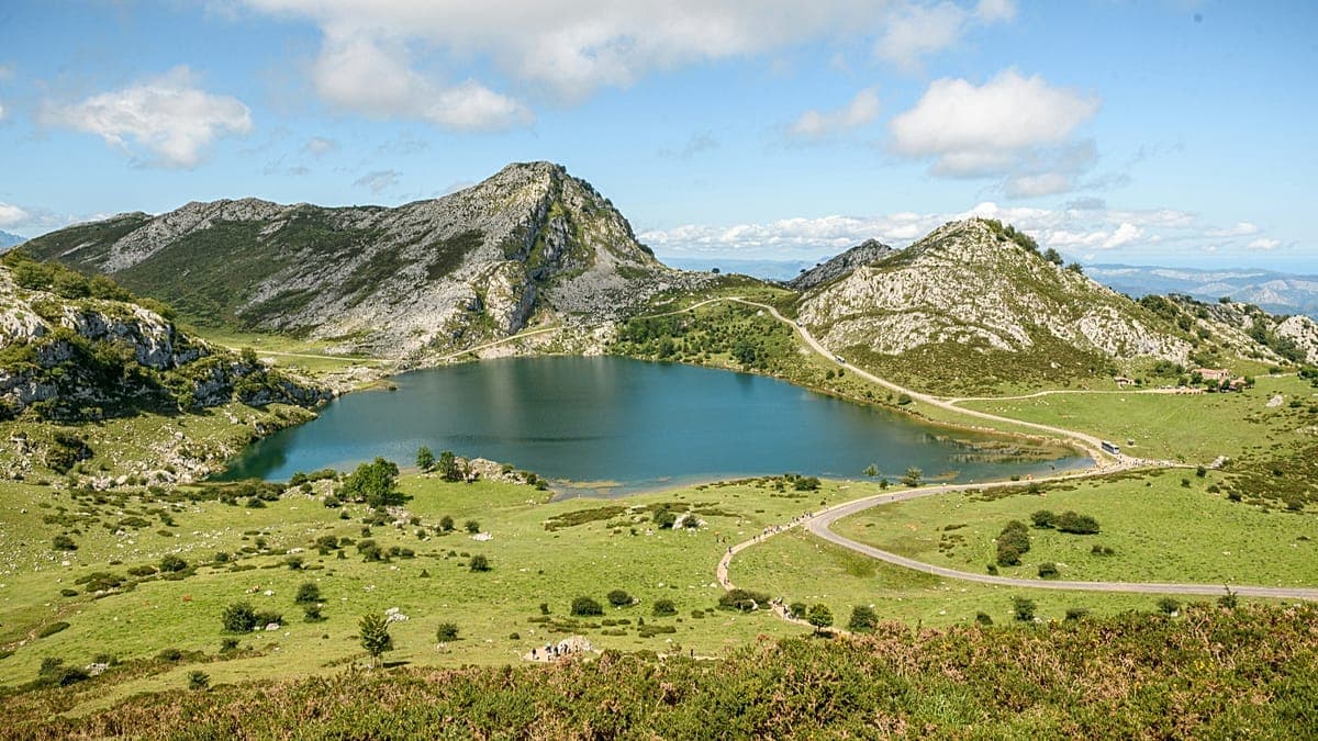İspanya'nın Picos de Europa Ulusal Parkı dünyanın en güzel yeri seçildi
