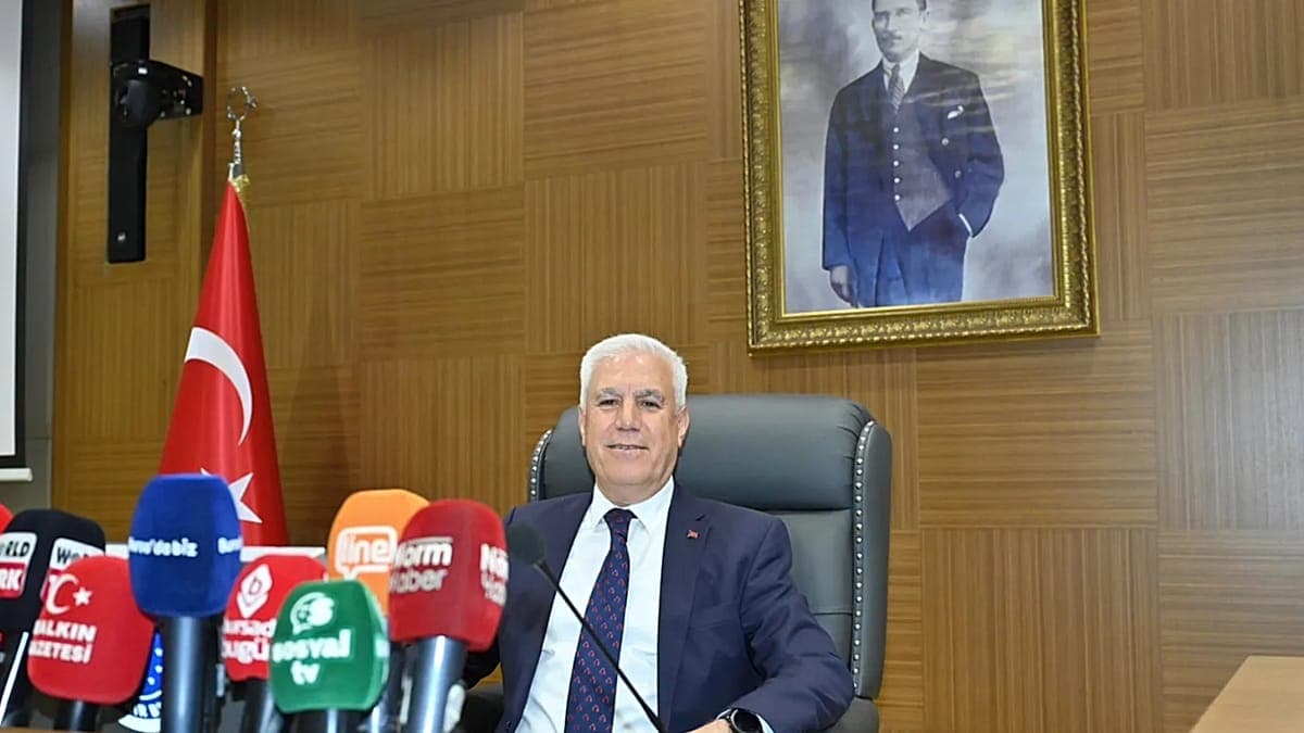 Bursa Büyükşehir Belediye Başkanı Bozbey rüşvet suçlamalarını reddetti