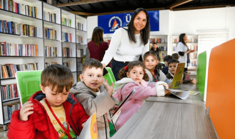 Antalya Muratpaşa'da okul öncesi öğrencilere kütüphane gezisi düzenlendi