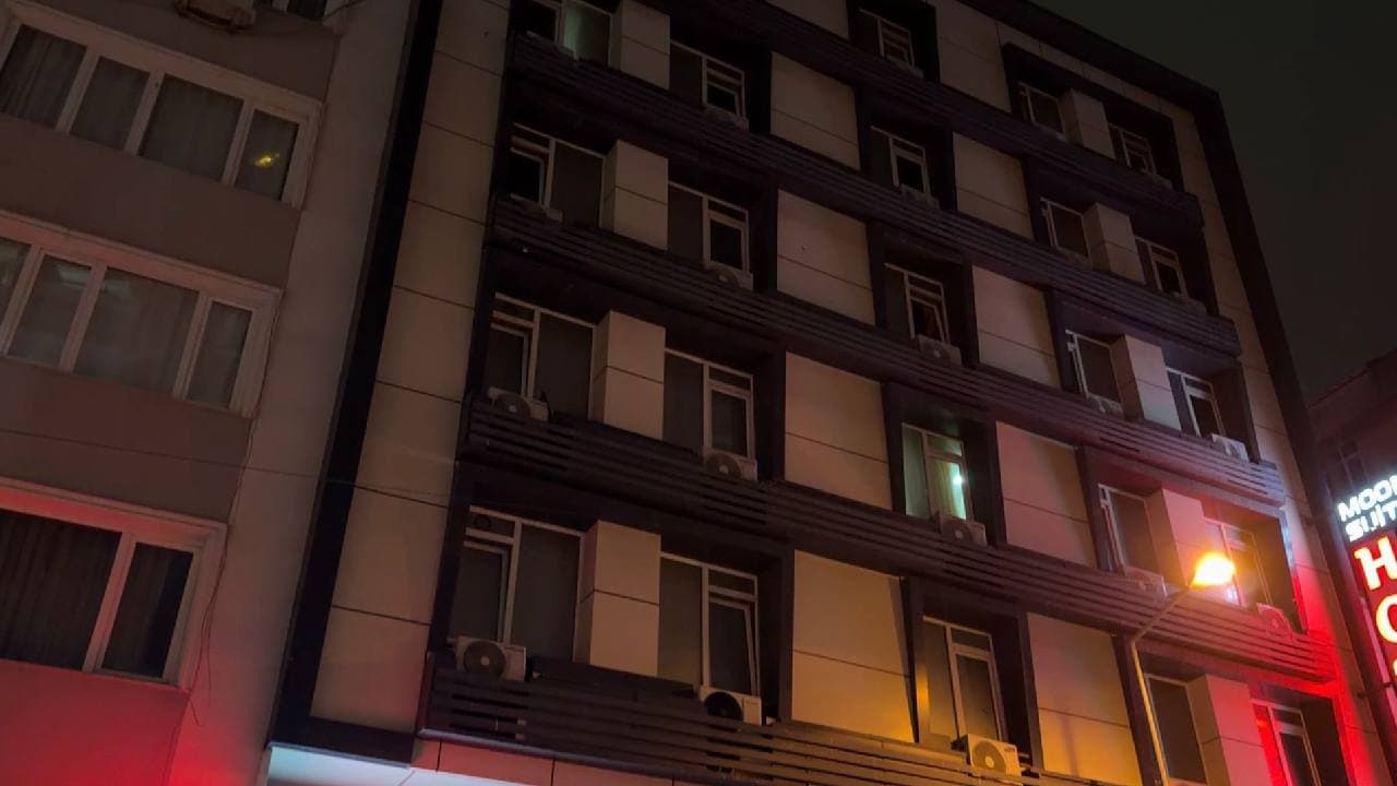 İstanbul'da 28 yaşındaki kadın otel odasında bıçaklanarak öldürüldü